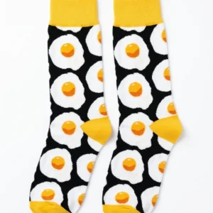 Medias estampadas con huevos fritos